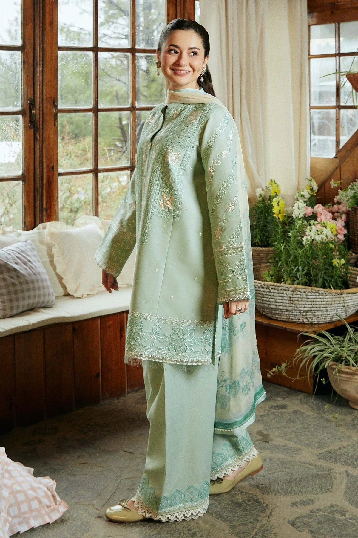 3 Piece Embroidered Lawn Suit With Printed Chiffon Dopatta (ZS 49)