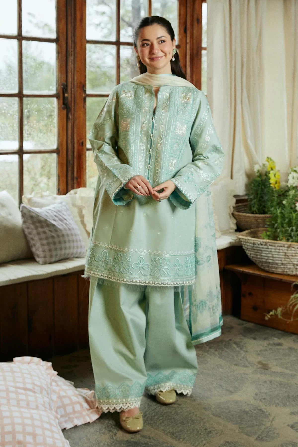 3 Piece Embroidered Lawn Suit With Printed Chiffon Dopatta (ZS 49)