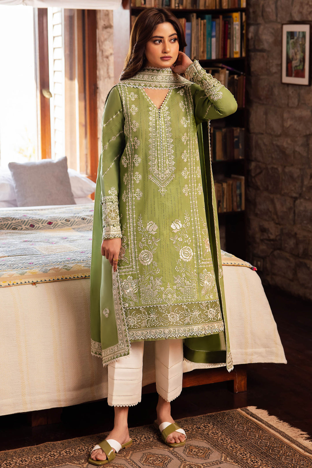 3 Piece Embroidered Lawn Suit with Embroided Lawn Dopatta (ZL 2525)